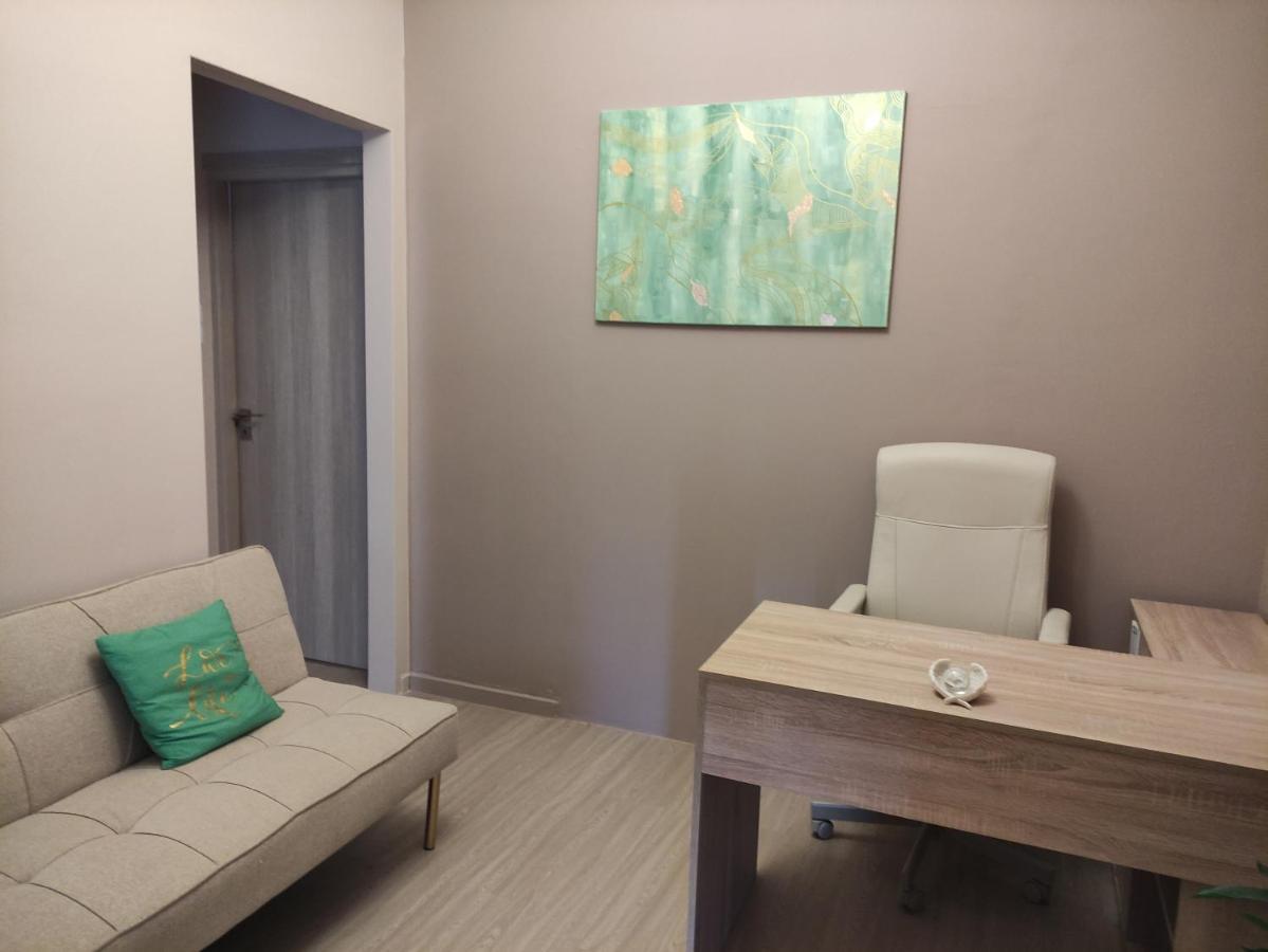 Love Truth Life Apartment Piraeus Exterior photo